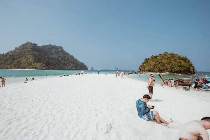 Areeya Phubeach Resort Coliving Coworking Ao Nang Exterior photo
